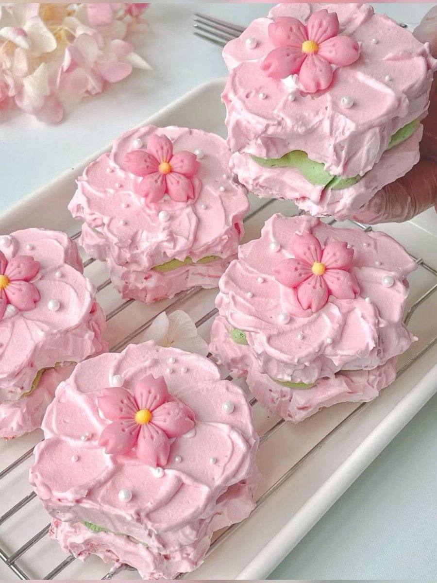 ㅤㅤㅤ

       happy birthday sohn young-jae rps &amp; rl!
       wish you all the best,  semoga eric sohn
       panjang umur, sukses sebagai idol yang
       cakep  dan  terkenal,   serta  sehat   dan
       bahagia selalu! amin! <3

       warmly,
       Zane &amp; Jemillie.

ㅤㅤ