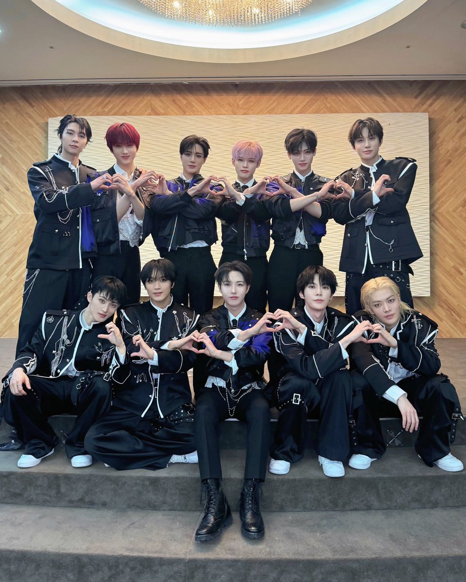 We couldn’t let the chance slip by to take a photo with the Dreamies! We even decided to strike the legend pose that Sijeuni often do during fansigns. It was hilarious and felt like we were part of a real fan moment. I’m so glad we captured it together. 🫶