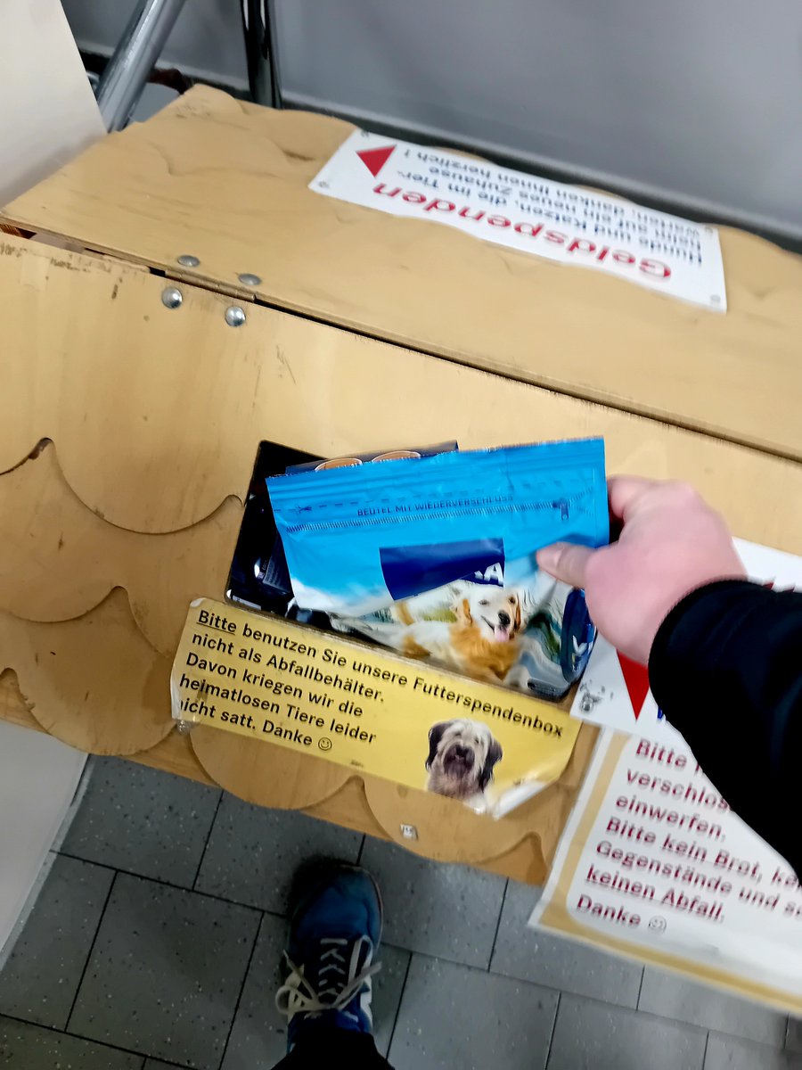 Ein Jahr Kleingeld gesammelt als Spende an <a href="/tvbberlin/">Tierschutz Berlin</a> 
🎄🐶