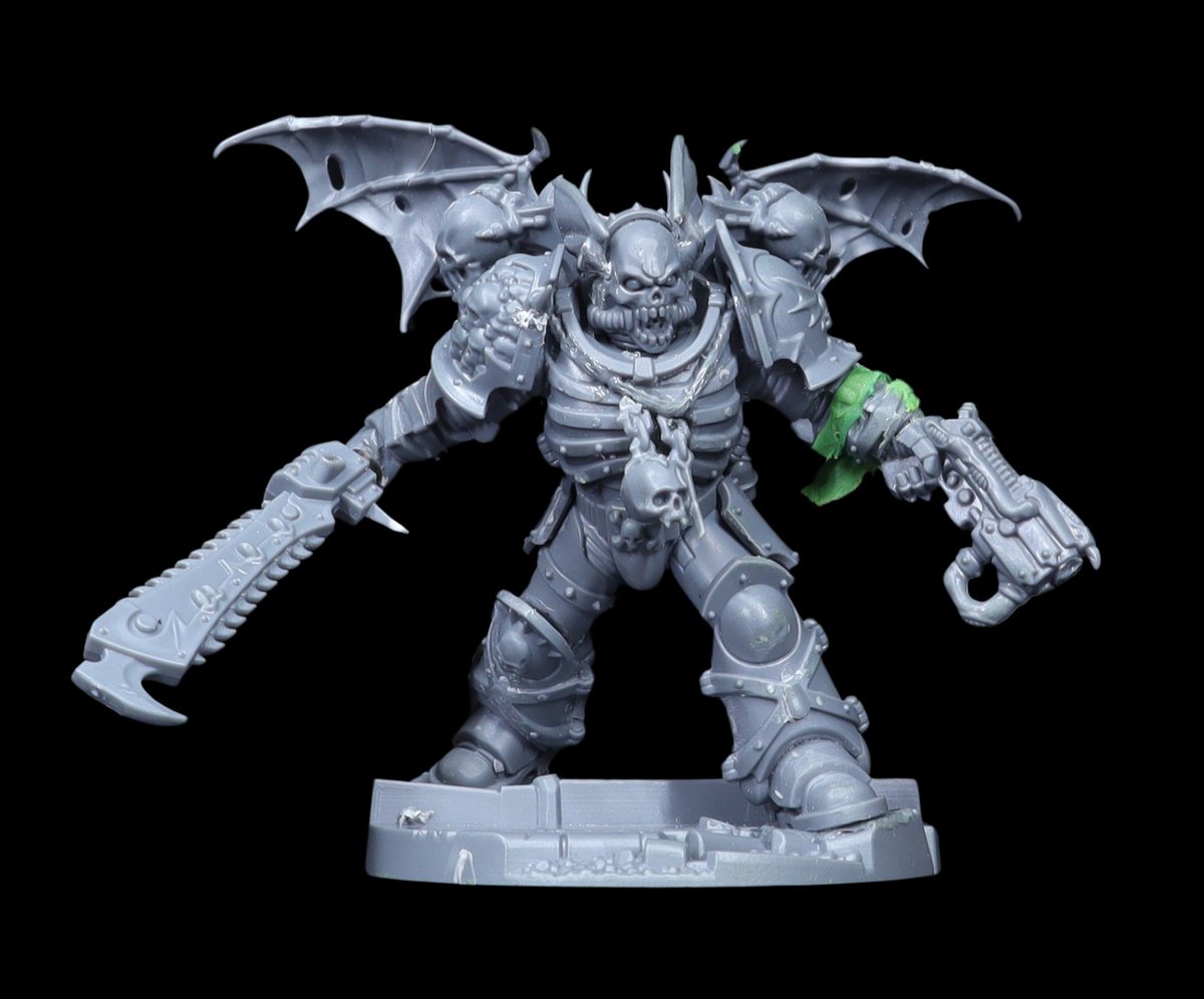 Darcy_Bono's tweet image. The Nightmare before Christmas 😉

I got the idea for using Lemartes in a Night Lords #kitbash from a reddit post (reddit.com/r/NightLords/s…). The wings are actually from a Cursed City bat, and the chain glaive is a World Eaters Eight Bound weapon. 

#warhammer40k