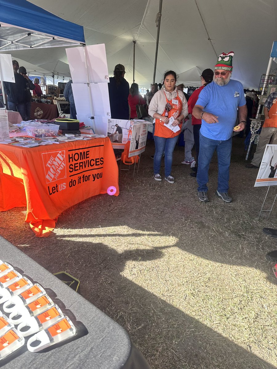 Rockport Market Days Christmas event Fri, Sat and Sunday! Thank you to Colair, Puronics and Stanley, Craig Ross, Brian for joining us! 🎅🏼🎄#THD0526