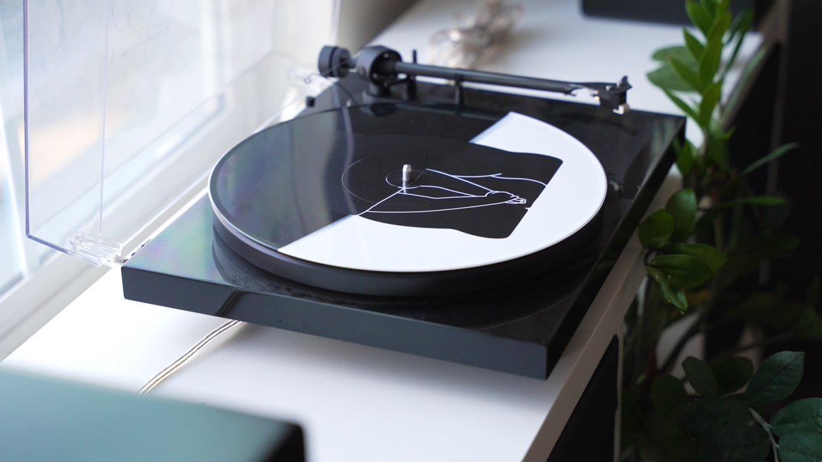 uploading a setup tour for 400k subscribers today :)