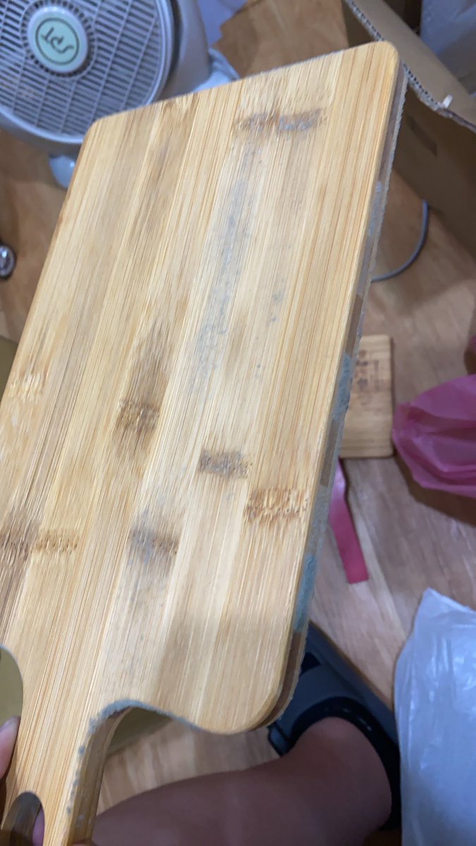 今天整理我放了快一年的工具 發現他們居然發霉了！哇啊啊 全部要重新買了！∑(ﾟДﾟ)