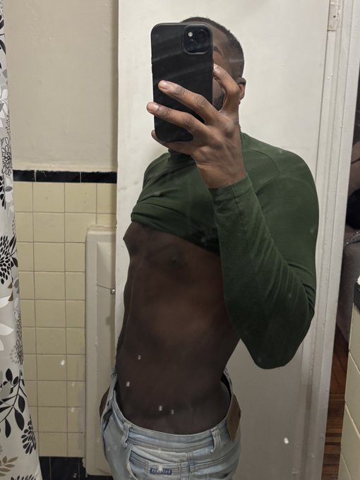 Watch Acey Forger 🔎's leaked NSFW photo on TwXstars