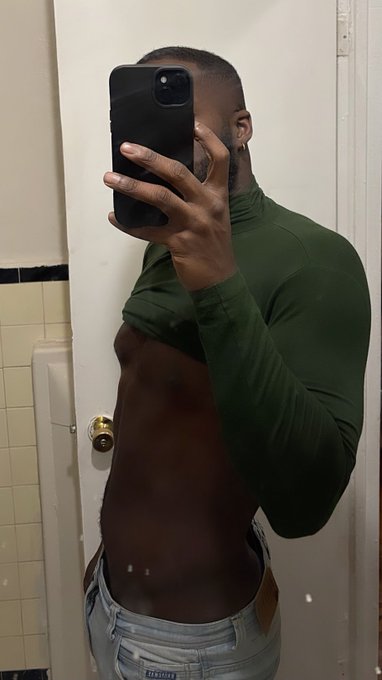 Watch Acey Forger 🔎's leaked NSFW photo on TwXstars