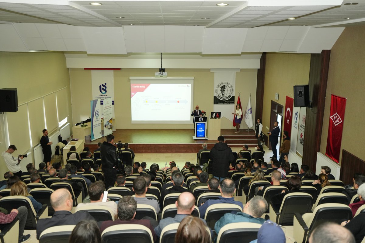 TSEKurumsal's tweet photo. ISPARTA UYGULAMALI BİLİMLER ÜNİVERSİTESİ’NE KALİTE BELGESİ

Enstitümüz tarafından gerçekleştirilen denetimlerini başarıyla tamamlayan Isparta Uygulamalı Bilimler Üniversitesi (ISUBÜ) Personel Daire Başkanlığı, TS EN ISO 9001:2015 Kalite Yönetim Sistemi belgesi almaya hak kazandı. 📝

Düzenlenen belge töreninde Isparta Uygulamalı Bilimler Üniversitesi Rektör Yardımcısı Prof. Dr. Ayhan Gösterit’e belgesini, #TSE Başkanımız Mahmut Sami Şahin takdim etti. 📄

Program kapsamında TSE Başkanı Mahmut Sami Şahin, üniversitenin akademik personeline yönelik Enstitü faaliyetleri ve projeleri hakkında söyleşi de gerçekleştirdi. ✨

Kalite Yönetim Sistemi;

✅ Kuruluşta kalite anlayışının gelişimi,
✅ Kalite yönetim sistemi şartlarına uygunluğun gösterilmesi kabiliyeti,
✅ Etkin bir yönetim şekli,
✅ Risk ve fırsatları belirleme gibi birçok önemli avantaj sağlamaktadır.

@m_samisahin 
@isubu32 

👉https://t.co/5NXYlzYoFC