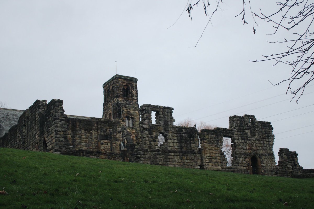 neheritagelib's tweet photo. Evening! We couldn’t talk about St Paul’s without mentioning the monastery ruins directly next door. 

Just like the church, these ruins are a patchwork of eras which were added onto each other until the suppression of the monasteries in the 16th century. 

Though Bede resided here for most of his life, much of what we see does not date from when he took residence. Monastic life declined a little time after his death but was reestablished in the 11th century. It was Aldwin, the prior of Winchcombe, who devoted his life to the workings of Bede and restarted the monastery. 

He reconstructed it in the style of the traditional Benedictine complexes with a central cloister, but only partly finished it before becoming the Prior of Durham. Thereafter, it was a poor and austere colony with only a few monks here. It wasn’t until the 13th or 14th century when most of the ruins we see came to fruition and self sustenance really began.

There was a farm here with a granary, mill and barn. A chapter house and kitchen stood on the east side which is part of what we see today. 

Much of it was cleared as part of the wider dissolution in the 1530s, but parts were continually demolished through the centuries. It still marks one of the most remarkable religious sites in the whole of the north though, and I’m still yet to do the walk from Peter to Paul!