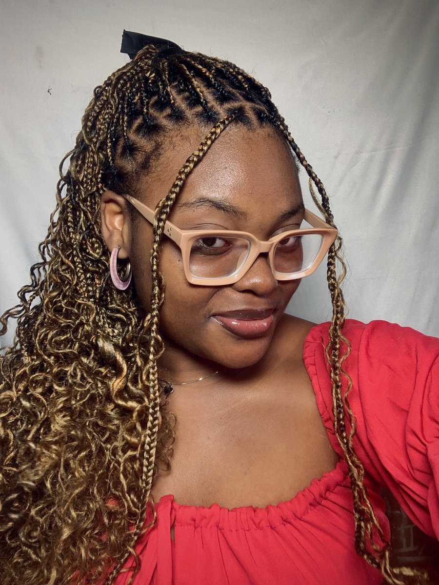 ama_doreenn's tweet image. So I basically just came on here so you can see my new braids

That&apos;s it

Do you like it?

New hair, new me🤎🖤