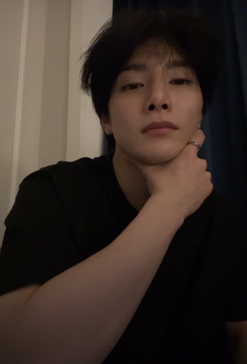 SEUNGlNNIE's tweet image. BRAHHHH