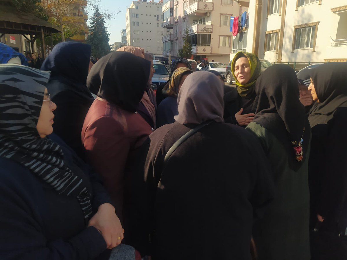 Yönetim Kurulu Üyelerimiz ile birlikte Başkanımız <a href="/Ylmazkran17/">Şükran Yılmaz</a>’ın  vefat eden halası için mevlüdüne katıldık.
Allah rahmet eylesin mekanı cennet olsun.
<a href="/aysekesir/">Ayşe Keşir 🇹🇷🇹🇷🇹🇷</a> 
<a href="/abdulhamitgul/">Abdulhamit Gül</a>
<a href="/erkankandemir/">Erkan Kandemir</a> 
<a href="/fmfedaioglu/">Fatih Muhaddis FEDAİOĞLU</a> 
<a href="/FatmaSahin/">Fatma Şahin</a> 
<a href="/mtahmazoglu/">Mehmet Tahmazoğlu 🇹🇷</a> 
<a href="/avmehmettiryaki/">Av.Mehmet TİRYAKİ</a>