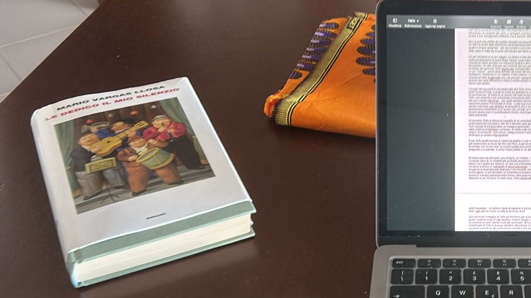 LuciaLibri (@lucialibri) on Twitter photo La música criolla e lo spirito meticcio del Perù in “Le dedico il mio silenzio” (<a href="/Einaudieditore/">Einaudi editore</a>), ultima opera narrativa di Mario Vargas Llosa
Toño Azpilcueta è il protagonista strampalato e sognatore, “non eroe” alla don Chisciotte
Scrive <a href="/ChrisGuzzardi/">Christian Guzzardi</a>
lucialibri.it/2024/12/21/mar… La música criolla e lo spirito meticcio del Perù in “Le dedico il mio silenzio” (<a href="/Einaudieditore/">Einaudi editore</a>), ultima opera narrativa di Mario Vargas Llosa
Toño Azpilcueta è il protagonista strampalato e sognatore, “non eroe” alla don Chisciotte
Scrive <a href="/ChrisGuzzardi/">Christian Guzzardi</a>
lucialibri.it/2024/12/21/mar…