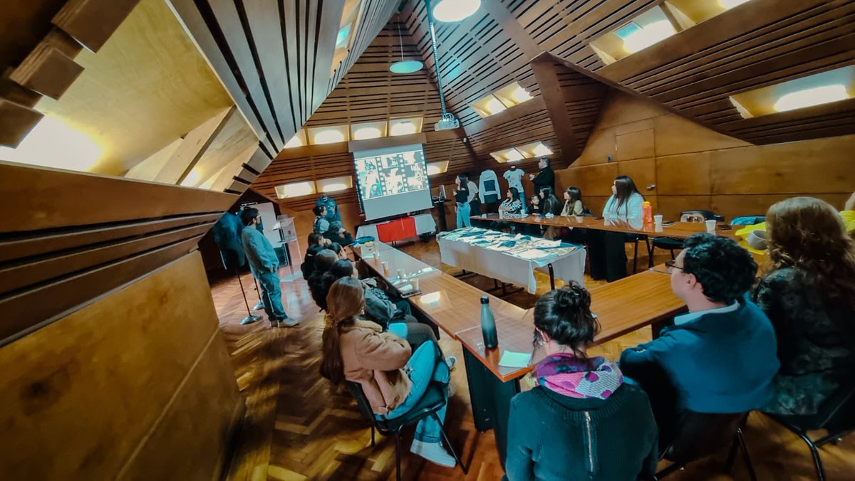 FUGABogota's tweet image. 2/2🌿🧶 El talento, la creatividad y el esfuerzo están dando frutos. ¡Un aplauso para quienes con sus manos tejen un futuro más sostenible y lleno de oportunidades! 💚📸👇 #ModaConSentido #Sostenibilidad