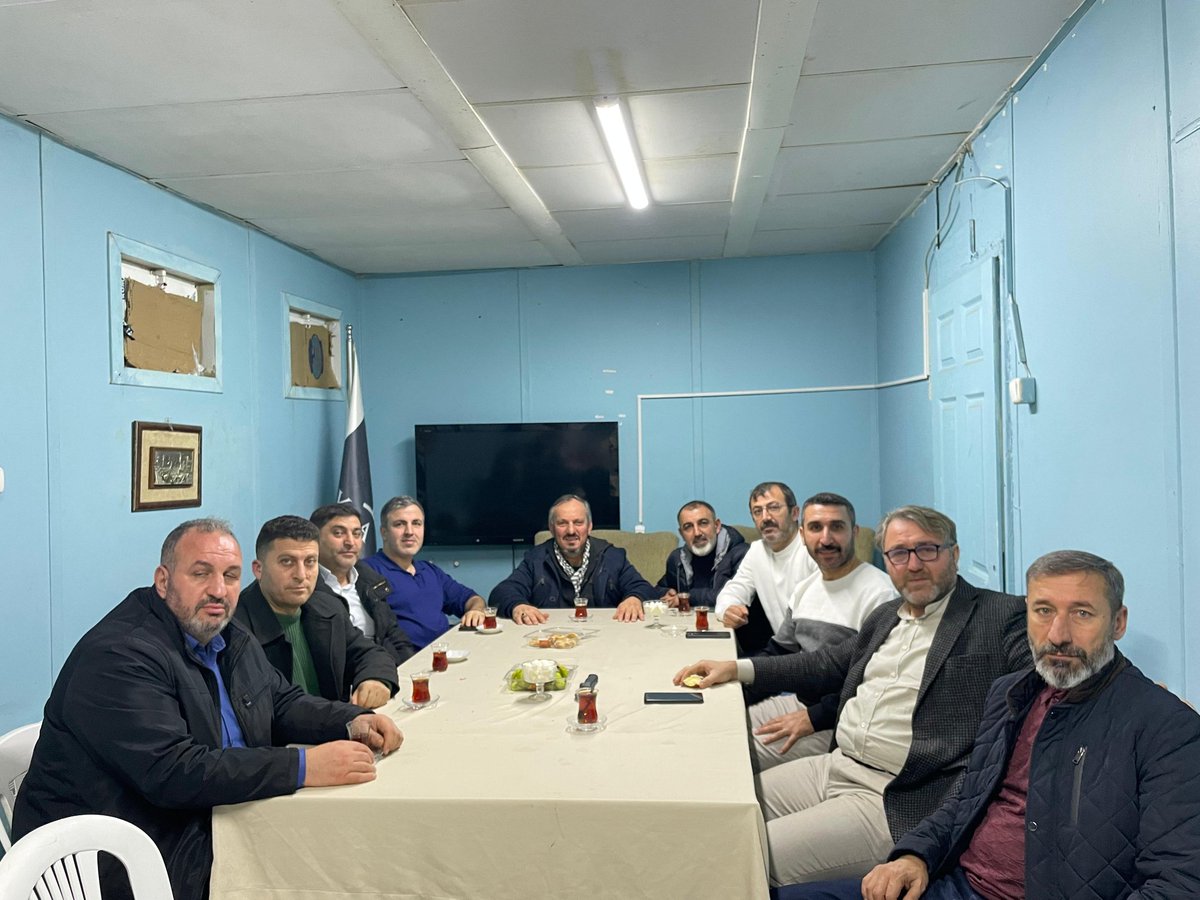 🏹Unutmayalım, hayali olmayanın istikbali olamaz. Eğer biz kendi hayallerimizi kurmaz ve onun peşinden gitmesek ancak başkalarının hayallerine  malzeme oluruz. Tek arzumuz, şöyle kalpten kopup gelen bir "Allah razı olsun." duasını duymaktır.
<a href="/AKSultangazii/">AK Parti Sultangazi</a> 
#DavamızVarBizim🫵