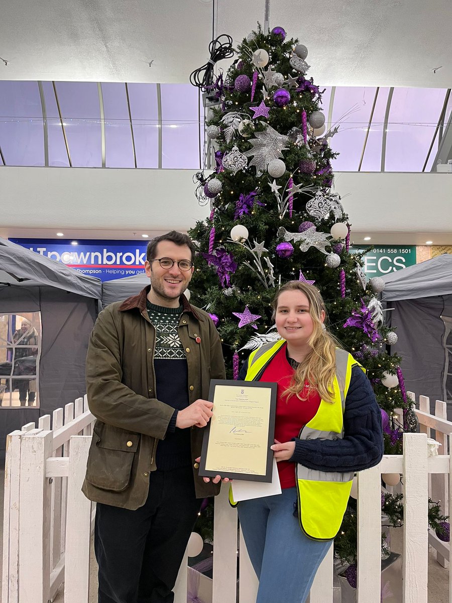 Another brilliant Springburn Christmas Market. Congratulations <a href="/Emmaport22/">Emma Porter</a> and the <a href="/SpiritOSpring/">Spirit of Springburn</a> crew for organising! 🎄🎅

I presented Emma with a parliamentary motion to congratulate her being named on the <a href="/youngwomenscot/">The Young Women's Movement</a> '30 under 30' list of inspirational changemakers.