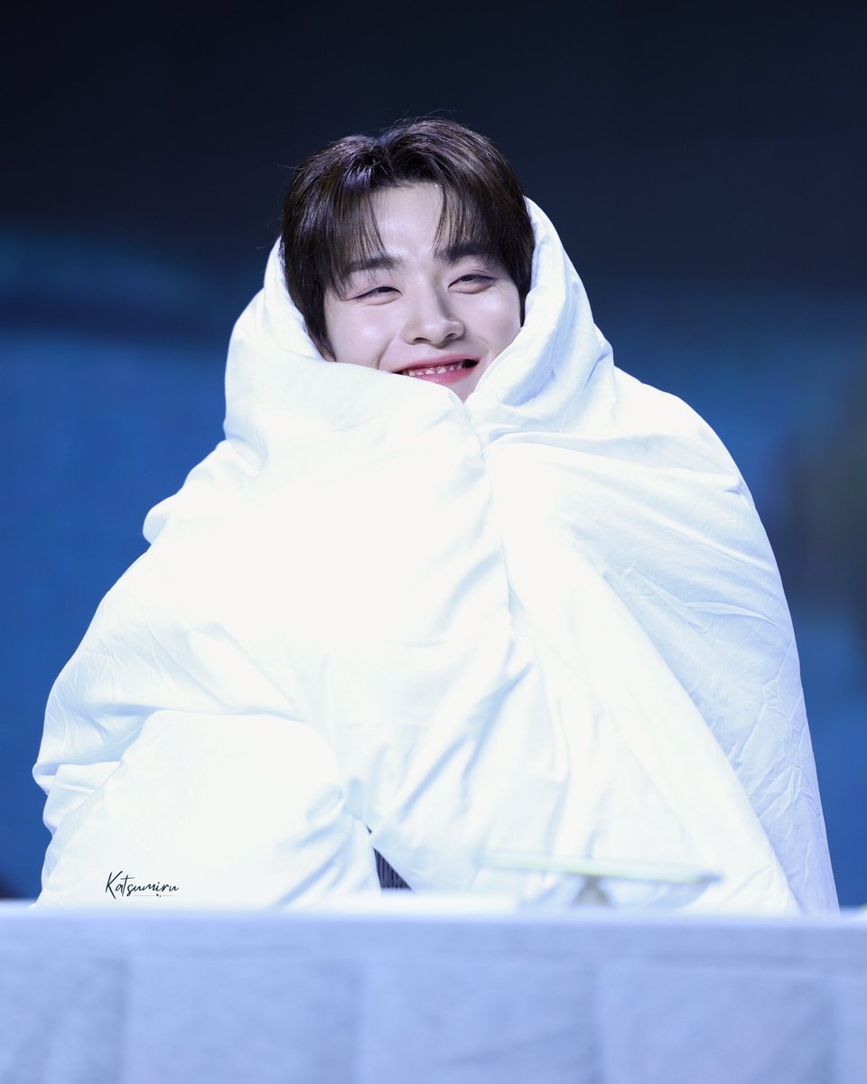 진짜 이불 가져가신 분 누구세요?
     ㄴ 사랑합니다 진짜요 정말로요...🥹