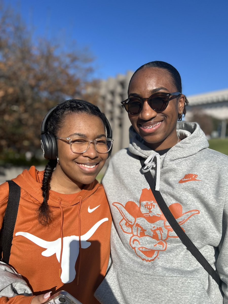 atinadjb's tweet photo. @TexasLonghorns https://t.co/IuZlRq0hwL