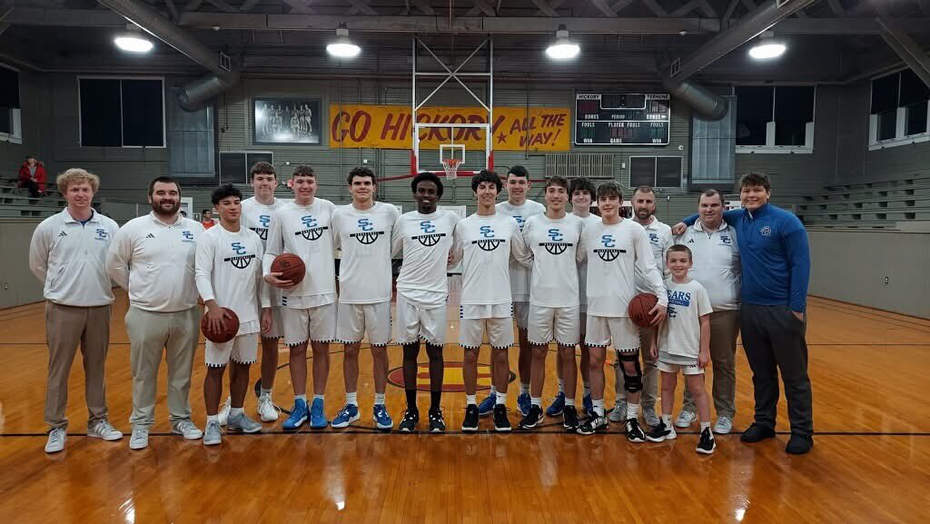 Mike Marksbury (@coach_marksbury) on Twitter photo Todays victory was <a href="/JasonBurns13/">Jason Burns</a> 200th career victory <a href="/SCHSBear/">Spencer County High School</a> also took place at a pretty neat venue. <a href="/TheSCden/">The Den</a> Todays victory was <a href="/JasonBurns13/">Jason Burns</a> 200th career victory <a href="/SCHSBear/">Spencer County High School</a> also took place at a pretty neat venue. <a href="/TheSCden/">The Den</a>