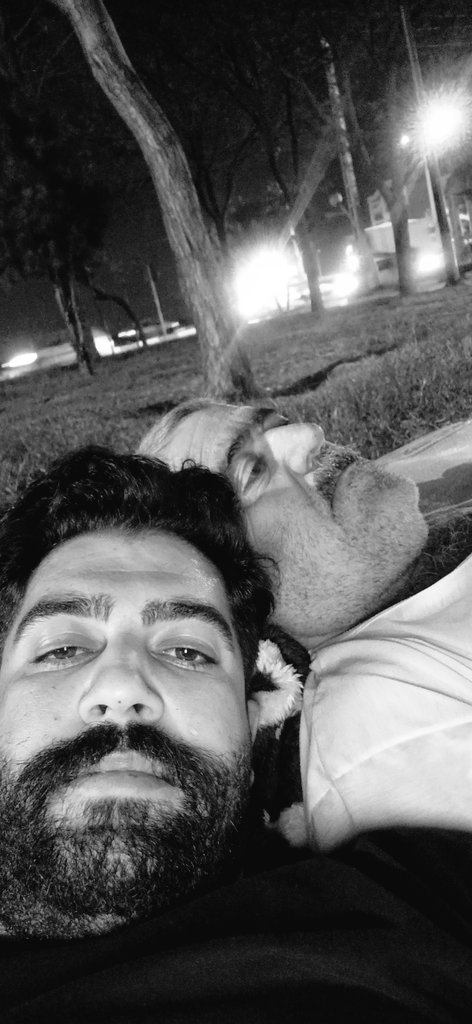 mormoram74's tweet photo. توو امتداد سرمای دی
میکنم زندگی رو طی
نگام کن بازم یه پام لنگه
 میزنم لی میزنم لی 
9/9/1403
رفتی 
و من تنها ترینم پدر https://t.co/03O6yWylWE