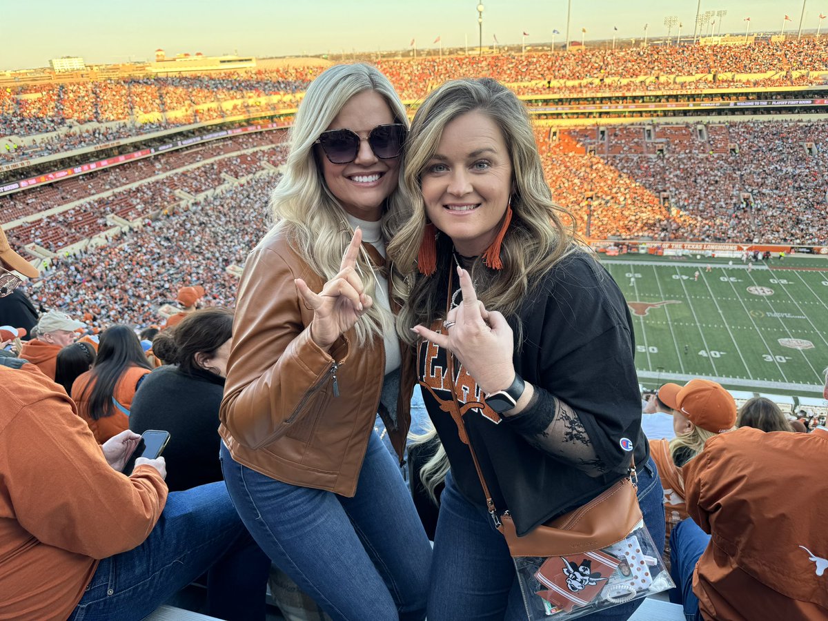 chrystanferrell's tweet photo. #hookem https://t.co/um2mgLMvgF
