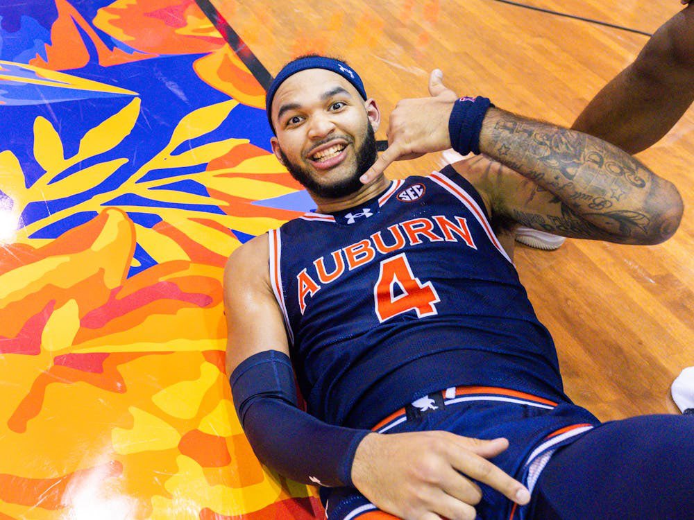 T3Bracketology's tweet photo. 21 &amp; 10 not even 30 minutes into the game coming off a should we injury scare.

Are we serious? https://t.co/3EbrRGFMOk