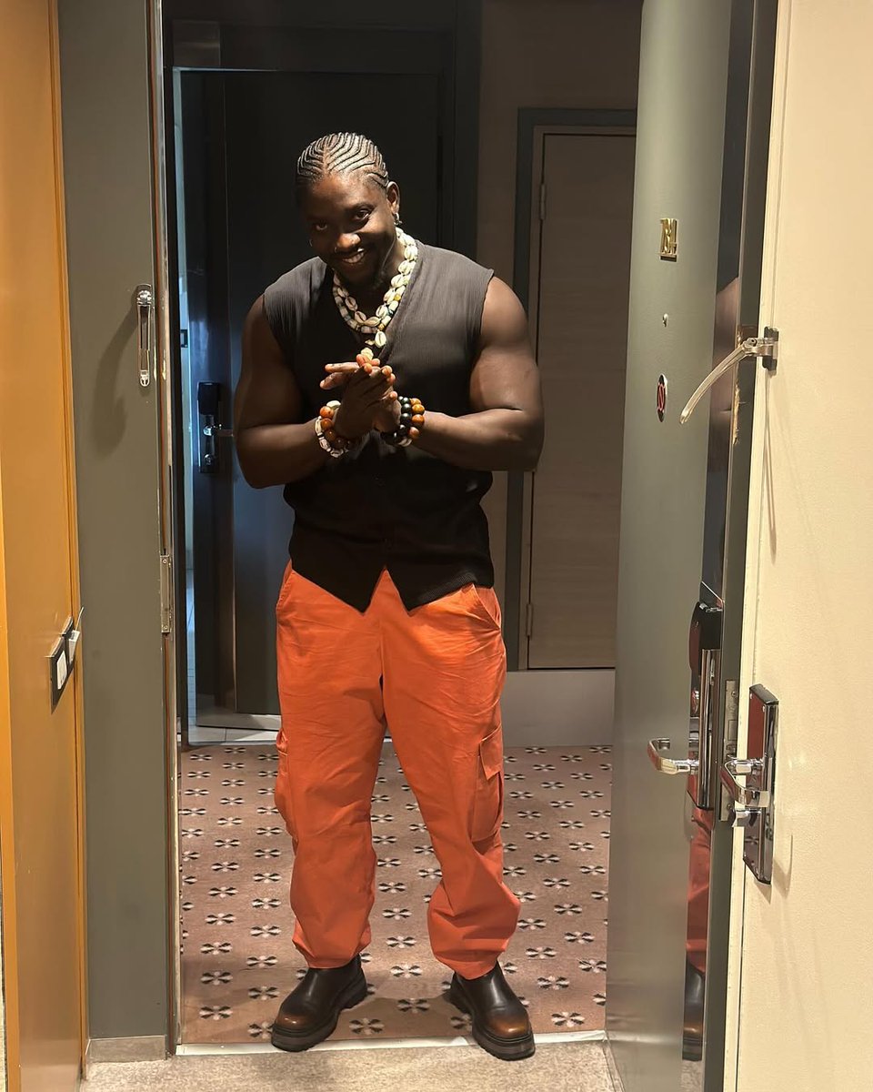 VERYDARKMAN tweet media