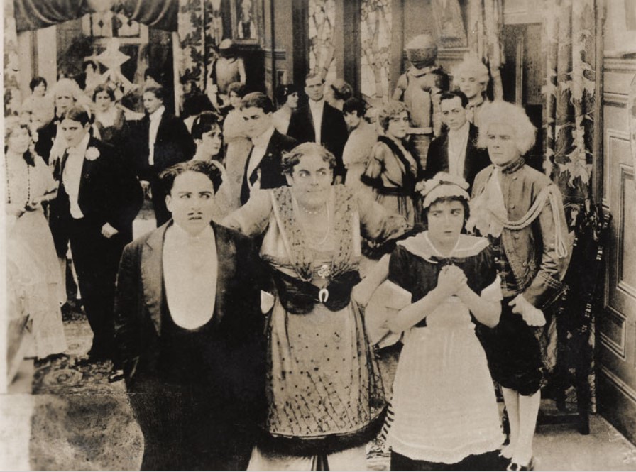 #OnThisDay in 1914, the 1st feature-length silent film comedy "Tillie's Punctured Romance" is released by the Keystone Film Company starring Mabel Normand, Marie Dressler, &amp; Charlie Chaplin.
#silentmovies #filmhistory #mabelnormand #cinemahistory #cinema #silentfilmcomedy