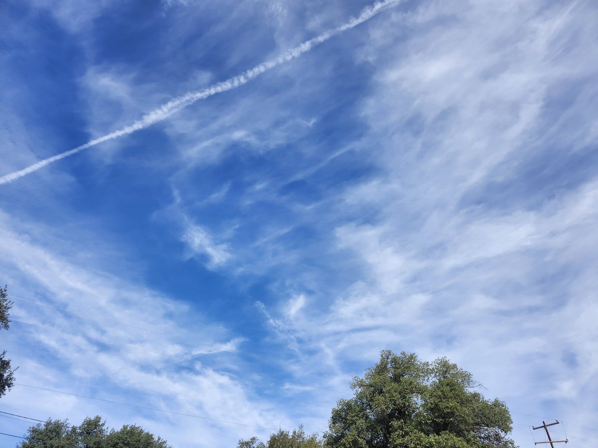 More chemtrails in the mountains of San Diego. 🖕🖕🖕🖕🖕🖕