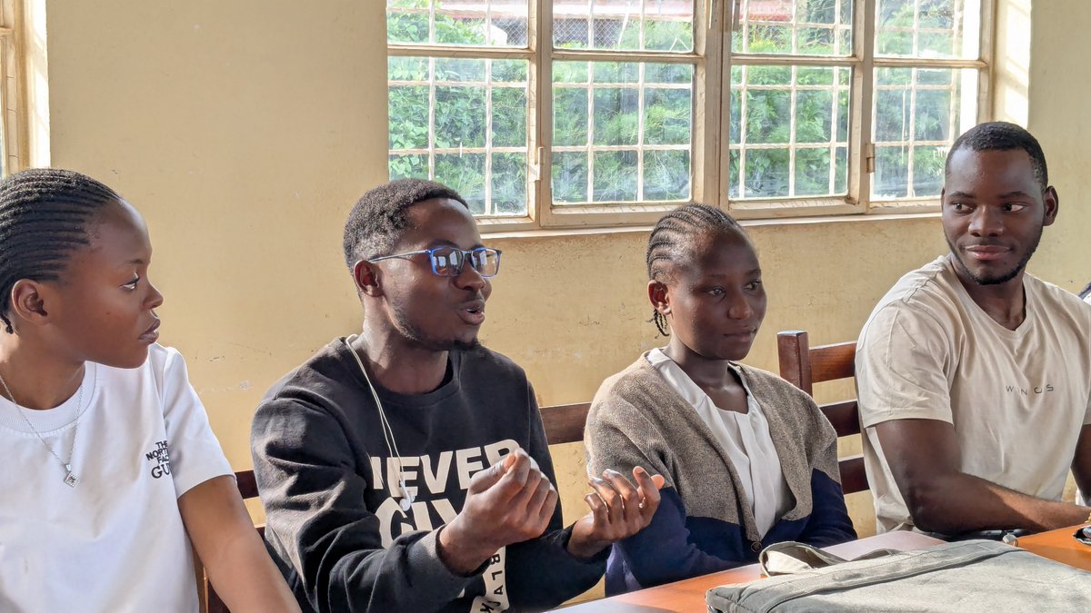 🌟 Semaine 7/12 de #Malakisi
💻 Web : maîtrise des formulaires Angular et gestion des données avec Mosali (gestion des employés). 📱 Mobile : persistance des données avec ROOM pour sauvegarder l’historique dans l’app Calculatrice.
De la théorie à la pratique!
#TechPourTous #RDC