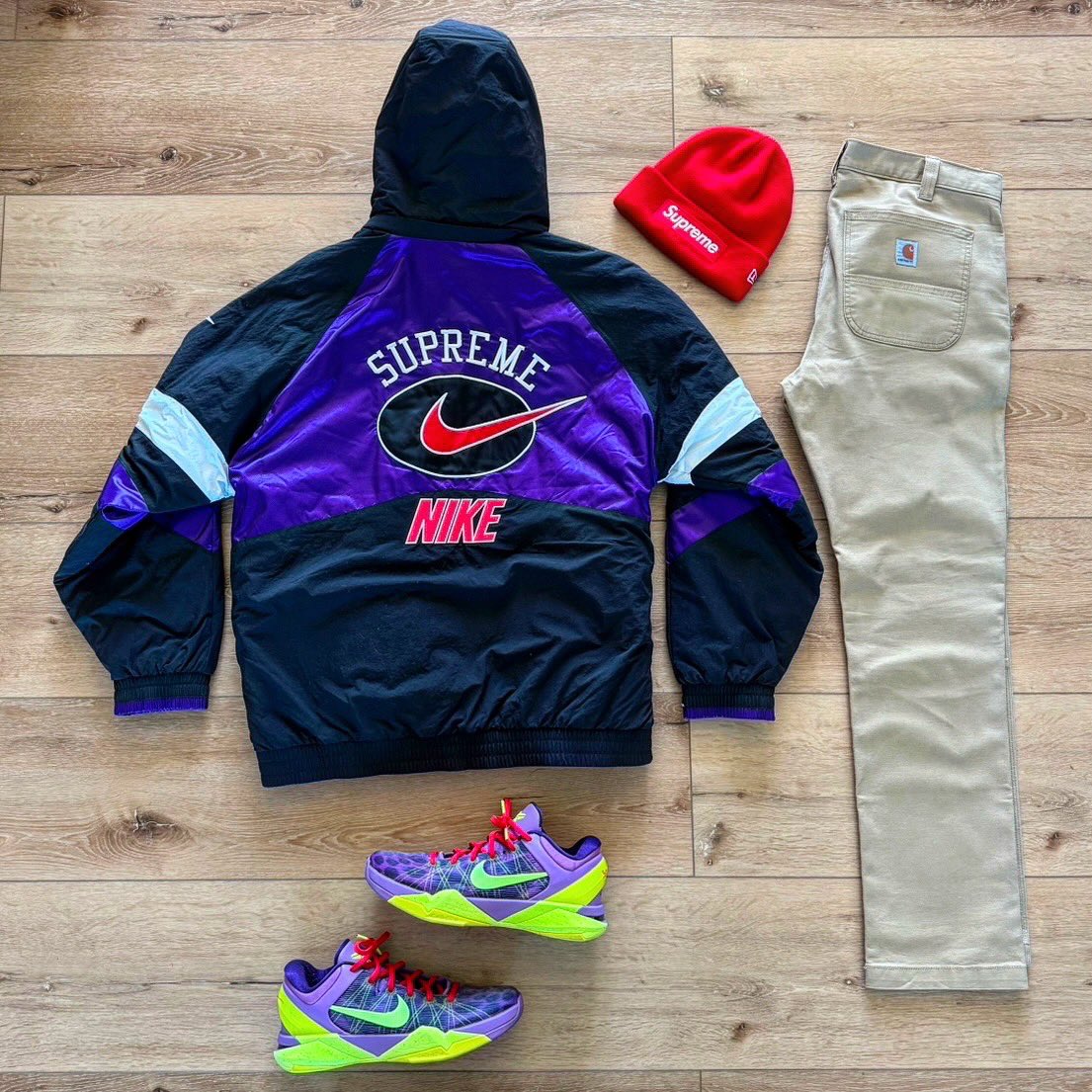 iAmTMCII's tweet photo. What y’all rocking today 
@outfitgrid #outfitgrid 
🧢#SupremeBeanie
🧥#SupremeJacket
👖#CarharttPants
👟#Kobe7Christmas https://t.co/XYoyHmt3Bk