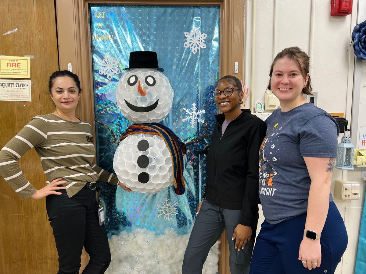 Our Dental Clinic team felt the clinic needed a bit of festive cheer, so they crafted this amazing door and snowman with mouthwash cups! ❄️  We were blown away at their creativity. Who knew dental professionals are also so great at DIY? ⛄