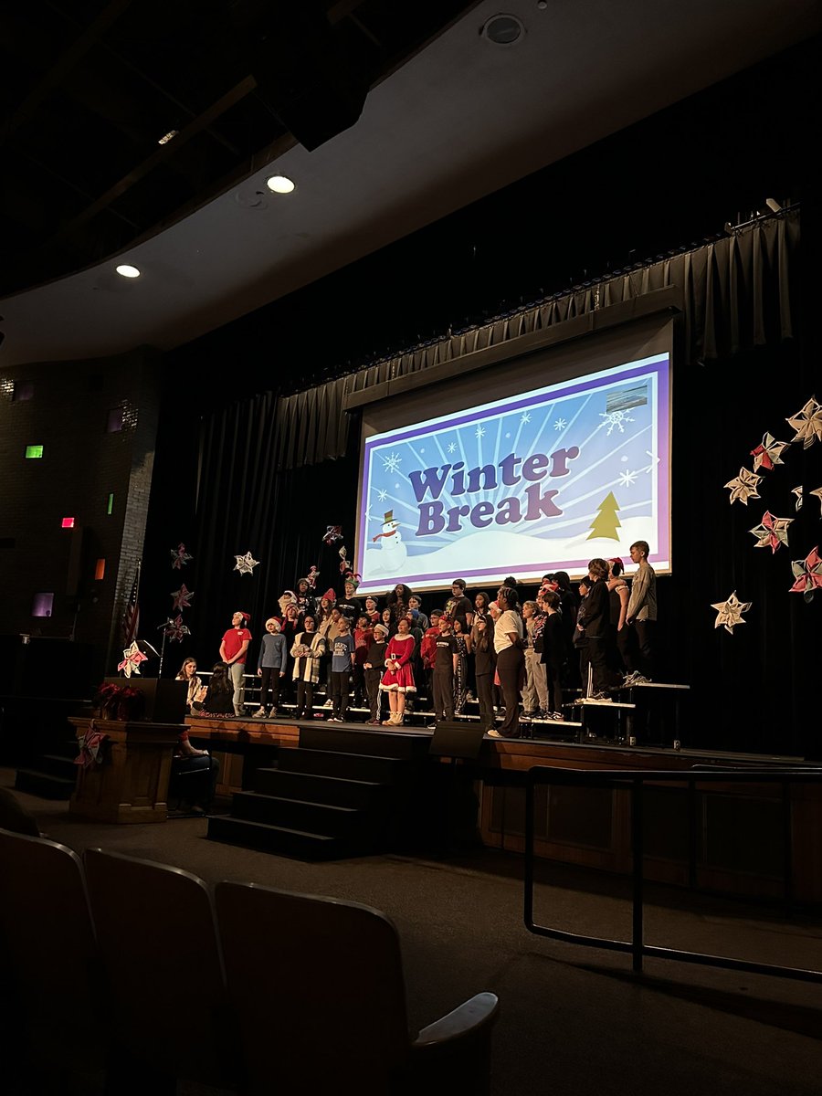DowntownSchool's tweet photo. 5th Graders celebrated learning and the upcoming winter break at their winter concert. https://t.co/NBOvpjCk4v