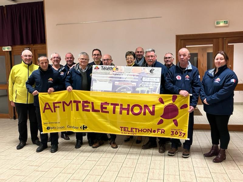 Magnifique mobilisation du réseau associatif de <a href="/UDSP58/">UDSP 58</a> pour le <a href="/Telethon_France/">AFM-Téléthon</a>, avec la remise d'un chèque de 15200 €.
Bravo à nos amicales 😍🥰
Un grand merci au #DDSIS le colonel HC <a href="/OlivierPeycru/">Peycru olivier</a> pour la mise à disposition des véhicules 🚒 pour la caravane 🙏🤝👍💪👏