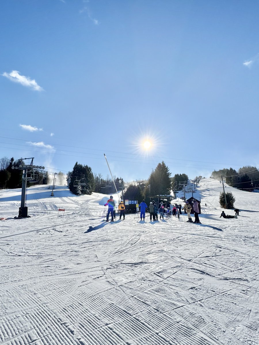 A beautiful winter day to kick-off our first weekend of the 2024-25 season! 

Don't forget, weather &amp; snow conditions permitting, we're open EVERY DAY over winter break – except Christmas Day! View our Winter Break hours of operation here: bit.ly/dec-hours-2024