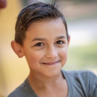 NewsReactLive's tweet photo. Il s'appelait André, il avait 9 ans, il décédé hier, percuté lors de l'attentat au marché de Noël de #Magdeburg en Allemagne. Sa maman a posté un message sur les réseaux sociaux "Pourquoi toi ? André n'a rien fait, il n'avait que 9 ans." 🥹🙏 https://t.co/x0J4hQmenc