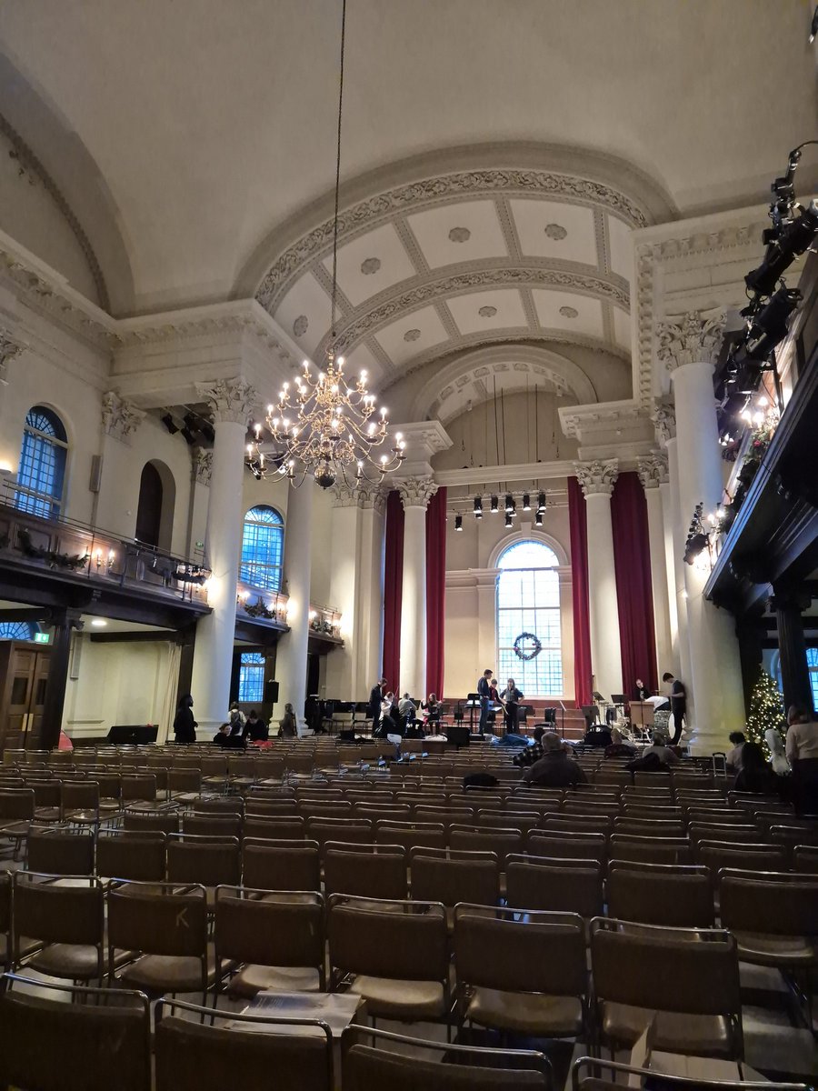 Last gig of the year with <a href="/theLCSmusic/">London Choral Sinfonia</a> <a href="/SinfoniaSmithSq/">Sinfonia Smith Square</a> ✨️ Christmas bonanza with lovely colleagues and the best of the best, <a href="/waldron_michael/">Michael Waldron</a>