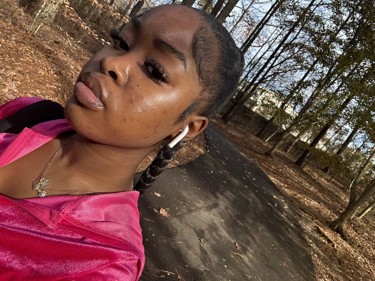 riritheestar's tweet photo. Idk that hair change once a week thing not for me but ima still do it https://t.co/yGRjvhNIKo