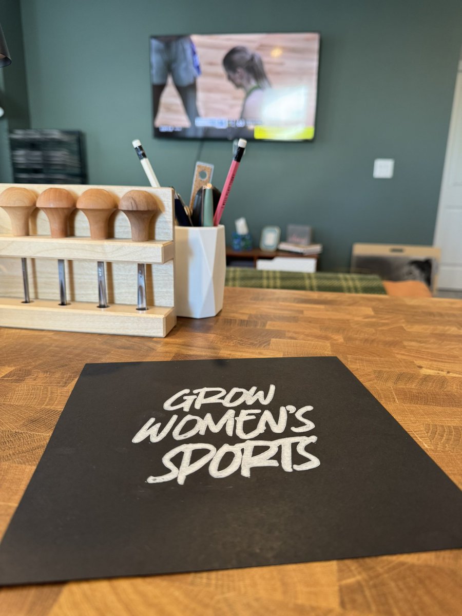 artofthepress's tweet photo. GROW. WOMEN’S. SPORTS. 👏🏻👏🏻👏🏻 https://t.co/zlmU7t2I6X