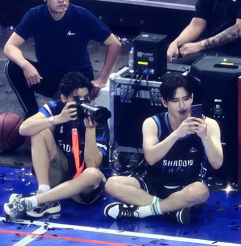 KangkangJaejae's tweet photo. กุเอ็นดูน้องนิวทุกเวลา คือเตตะวันจะไม่หลงรักคนแบบนี้ได้ไง คนที่แค��ลงมาแป๊บเดียวบรรยากาศเปลี่ยนทั้งฮอลล์อ่ะ  น้องนิวคือความสดใส ความน่ารักที่คาดเดาไม่ได้ แต่เค้าทำให้คนยิ้มแบบไม่รู้ตัวจริงๆ โคตรน่ารัก 
TAYNEW SHADOW EAGLE TEAM
#GMMTVStarlympics2024
#เตนิว https://t.co/WSceZLrNCP