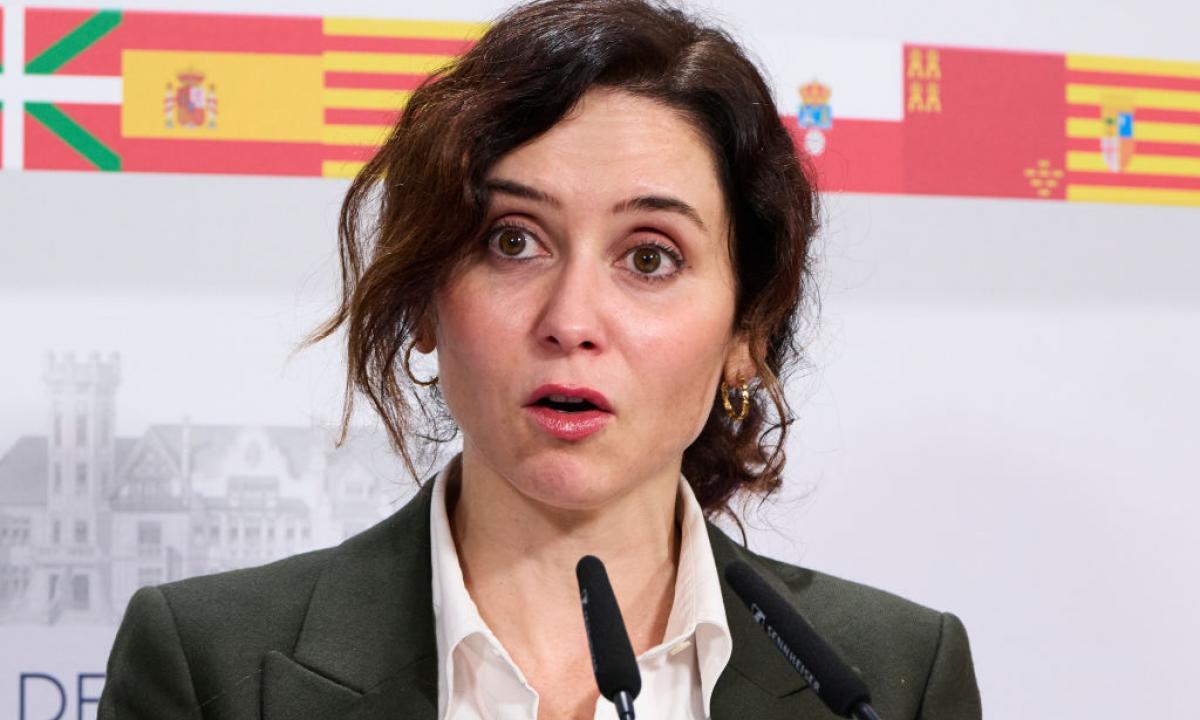 Hoy, Ayuso ha aprobado con nocturnidad y alevosía en plenas fiestas una ley para talar árboles y saltarse los controles medioambientales en la Comunidad de Madrid. Criminal.
