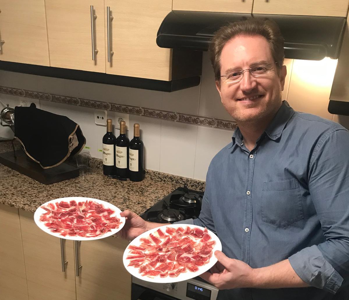 jrtebar's tweet photo. With the jamón opening, Christmas is officially inaugurated 🎉🎊
-
Con la apertura del jamón, las Navidades quedan oficialmente inauguradas 🎊🎉
#españa #valencia #jamon #jamonserrano #iberico #bellota #ramontebar #spain #happy #feliz #happiness #home #hogar #culture #cultura https://t.co/attD1F5f74