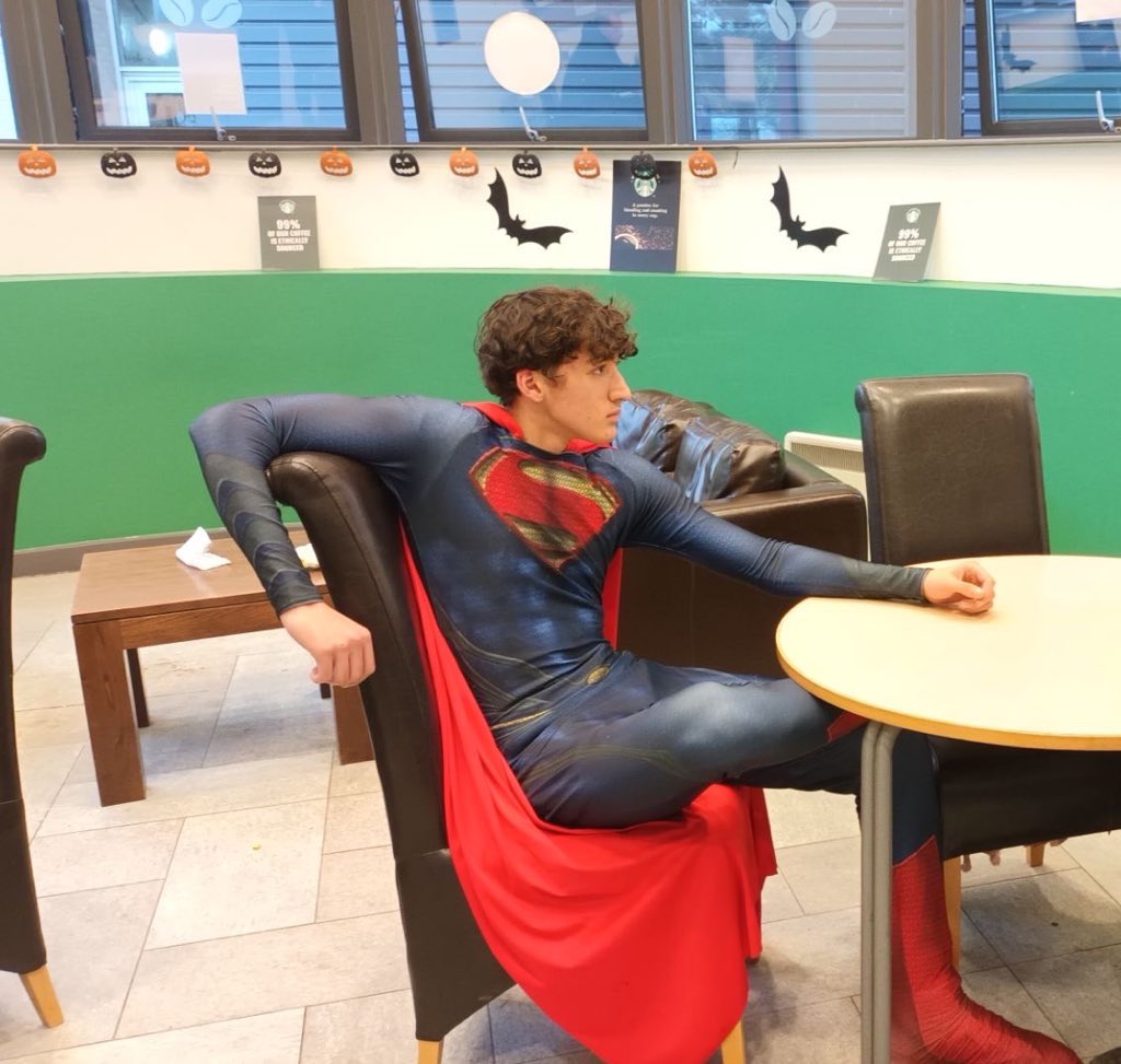 hubie_10's tweet photo. @JamesGunn hire me for the next dcu project 🤭 I day 2 of asking james gunn if i can be in a dcu project | #Superman #SupermanMovie #SupermanFilm https://t.co/hlqS8S9Ps3