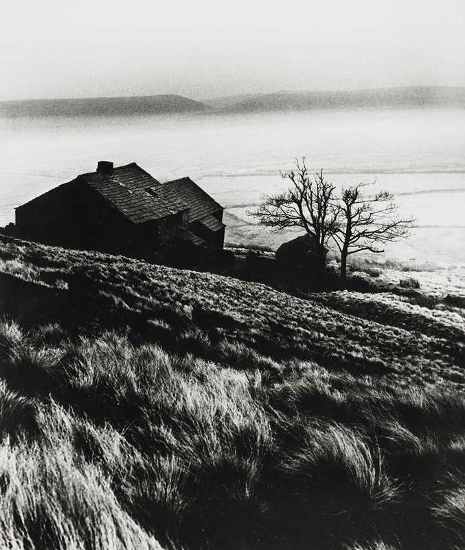CelesteSmiled's tweet photo. Flood waters riven
A memory, now I sit
On top of the hill
I promised I would move to
Purity sweeps, wind-driven
#purity
#vss365
#wind
#tanka
#WritingCommmunity
#poetrycommunity
#BillBrandt
#TopWithens
#BrontëCountry https://t.co/mJDHGMulWS
