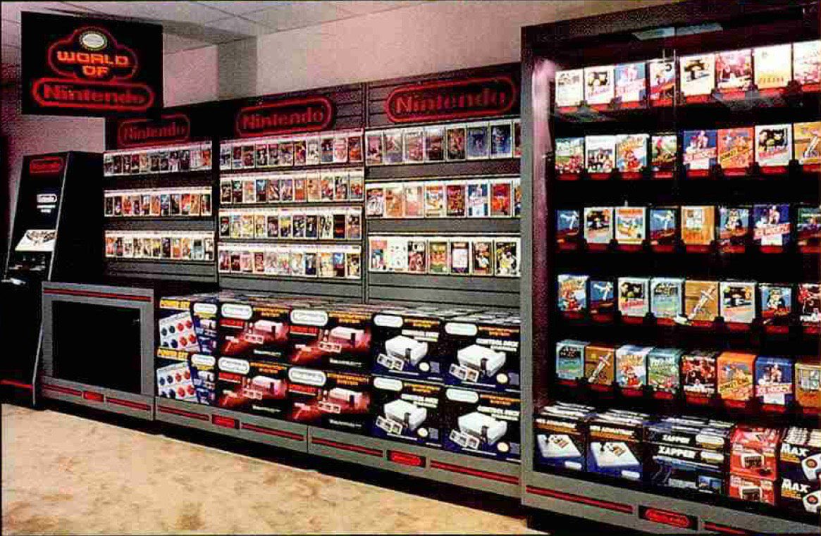Sully_JvL's tweet photo. @conkerax Une belle époque,  lorsque j’étais enfant j’étais en admiration devant les vitrines de jeux Nintendo NES ! J’avais hâte d’être à Noël afin de pouvoir jouer à Super Mario Bros 3 , Duck Tales 😉 ces belles boites dans les blisters estampillées Nintendo ! 🥹 https://t.co/qZxoh23fNa