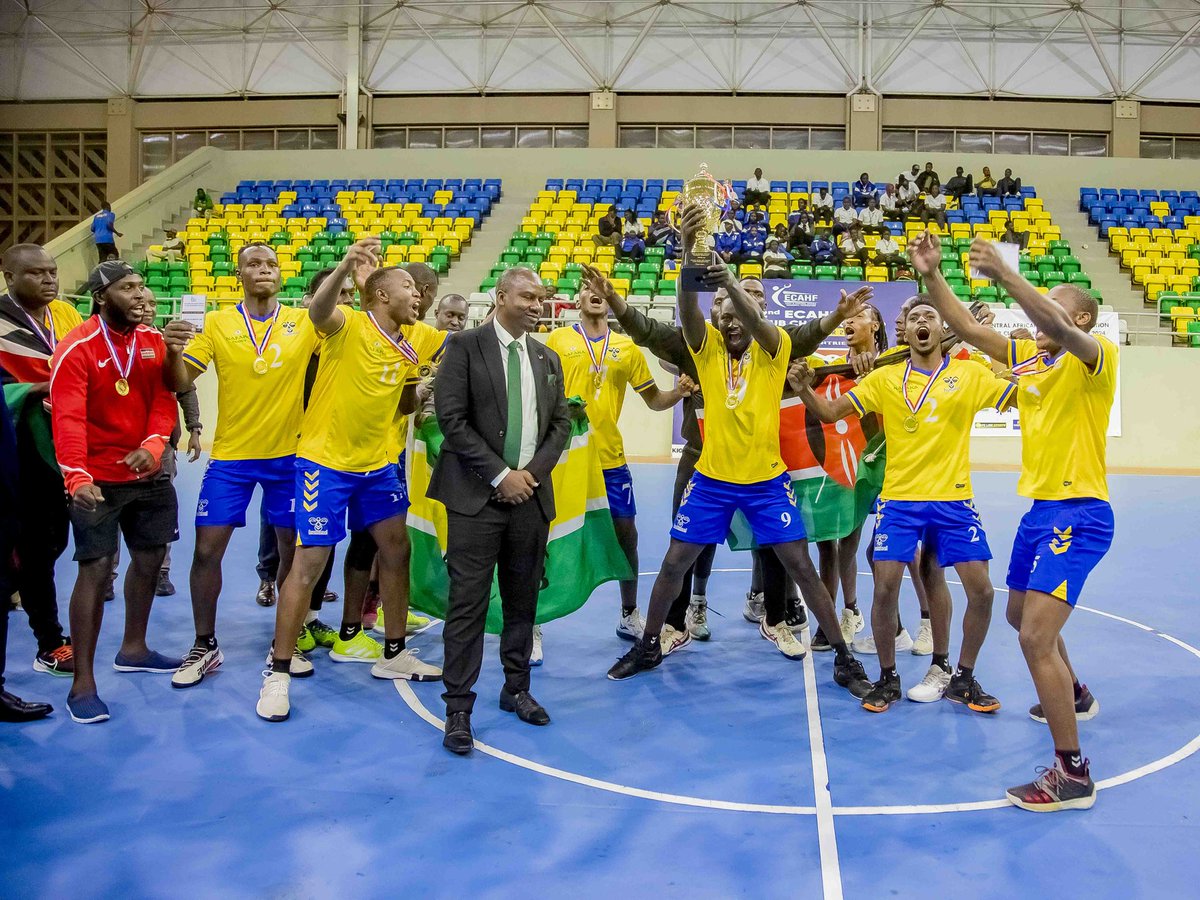 FerwahandRwanda's tweet photo. ๐ธ: Awarding Ceremony to the winners of the 42nd ECAHF Senior Club Championship
Men's Category: NCPB ๐ฐ๐ช
Women's Category: Police WHC ๐บ๐ฌ
#ECAHFHANDBALL https://t.co/XMuOvuBcNu