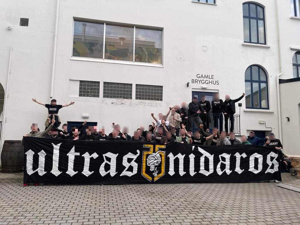 fanz1n3's tweet photo. Luke 21: Ultras Nidaros 25 år! Gratulerer til pionerene i norsk tribunekultur - måtte det bli 25 år til 🤝 https://t.co/kRz472ClB8