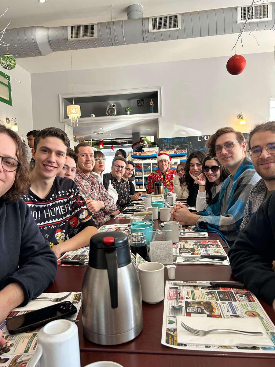 Regardez-moi ça cette fantastique gang de jeunes indépendantistes !!

Tous réunis pour le temps des fêtes !!

Le <a href="/FJBQMonteregie/">FJBQ Montérégie</a> dans toute sa splendeur !!

<a href="/BlocQuebecois/">Bloc Québécois</a> <a href="/FJBQ/">FJBQ</a> <a href="/RoseLessard5/">RoseLessard</a>