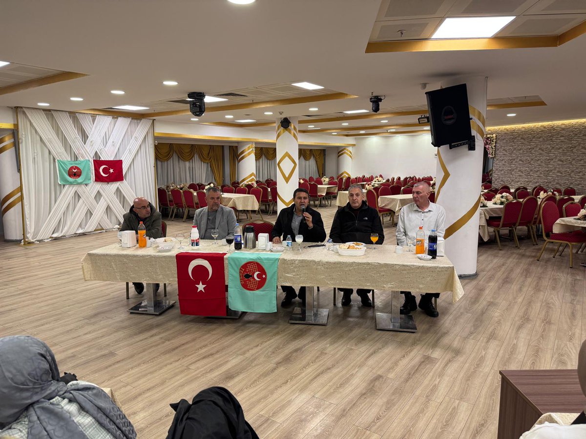 TeksifSen's tweet photo. Sendikamızın teşkilatlanma çalışmalarının sürdüğü, Bolu'da bulunan Tayeks iş yerinde çalışan üyelerimize 21 Aralık 2024 Cumartesi günü Genel Teşkilatlandırma ve Eğitim Sekreterimiz Ersin Çelik bilgilendirme toplantısı yaptı.
#Tekstilİşçileri #SendikalHaklar #Tayeks https://t.co/c9wIt35X1T