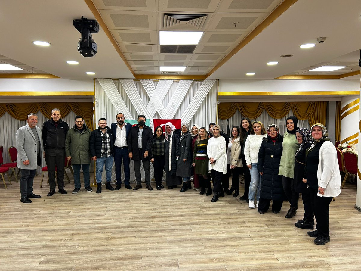TeksifSen's tweet photo. Sendikamızın teşkilatlanma çalışmalarının sürdüğü, Bolu'da bulunan Tayeks iş yerinde çalışan üyelerimize 21 Aralık 2024 Cumartesi günü Genel Teşkilatlandırma ve Eğitim Sekreterimiz Ersin Çelik bilgilendirme toplantısı yaptı.
#Tekstilİşçileri #SendikalHaklar #Tayeks https://t.co/c9wIt35X1T