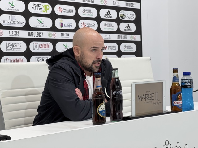 📹 Disponible en nuestro canal de Youtube la rueda de prensa de Luis Oliver tras el CD Badajoz - Jerez CF

🔗 youtu.be/fTNtiYK_ZU4