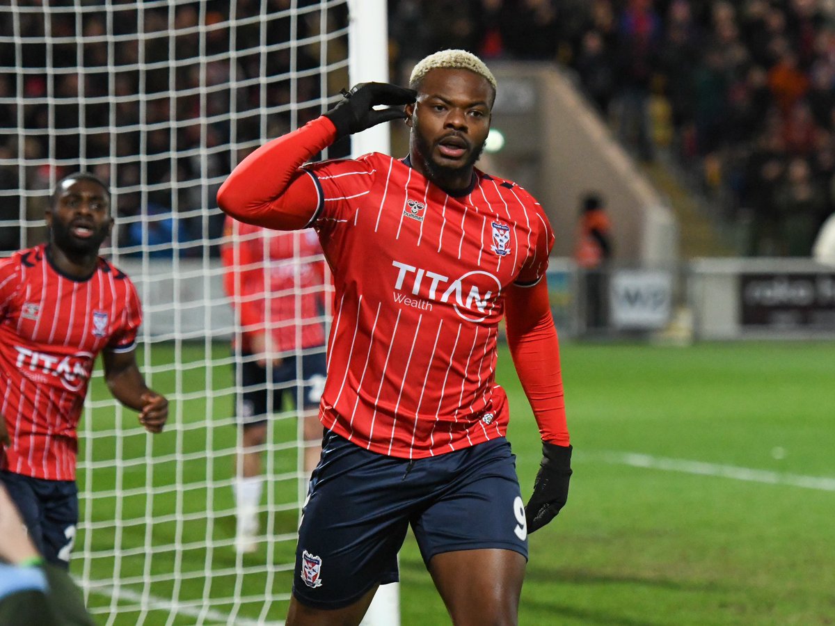 Dipo_Akinyemi's tweet photo. 🥱🤏🏾
#ycfc 🔵🔴🔵🔴 https://t.co/6PcDOAZ0Rk